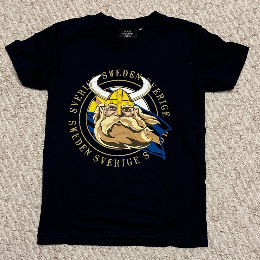 🇸🇪 Boys Viking T-shirt from Sweden -size 140